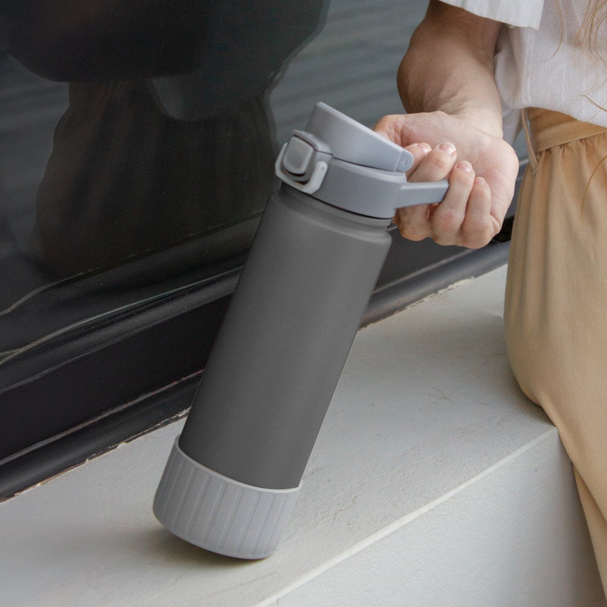 alt_-promocional_botella_acero_inxidable_K113_gris_contexto.jpg