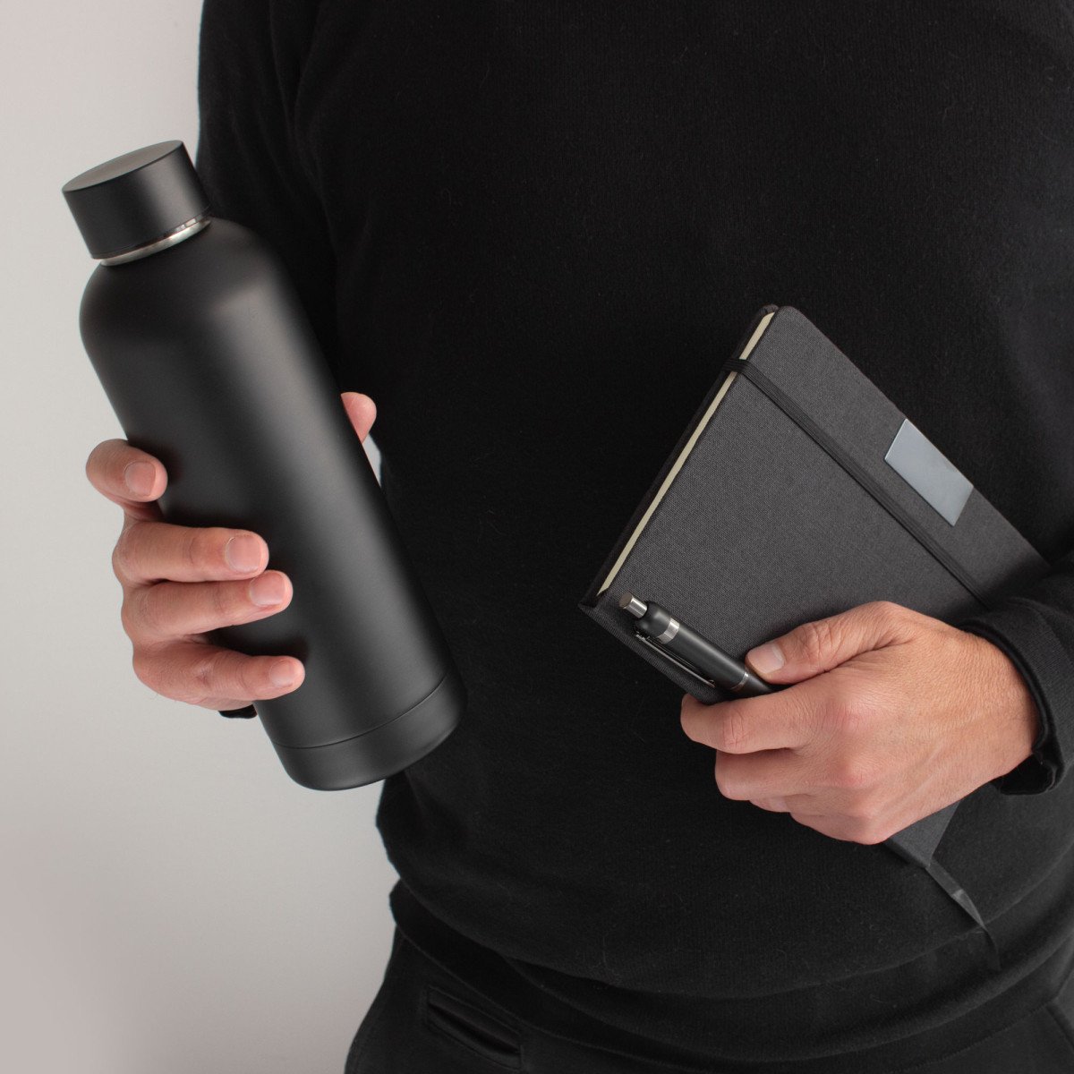 alt_-promocional_publicitario_KIT_Libreta_Botella_tC3A9rmica_Boligrafo_S02_contexto-4-2.jpg