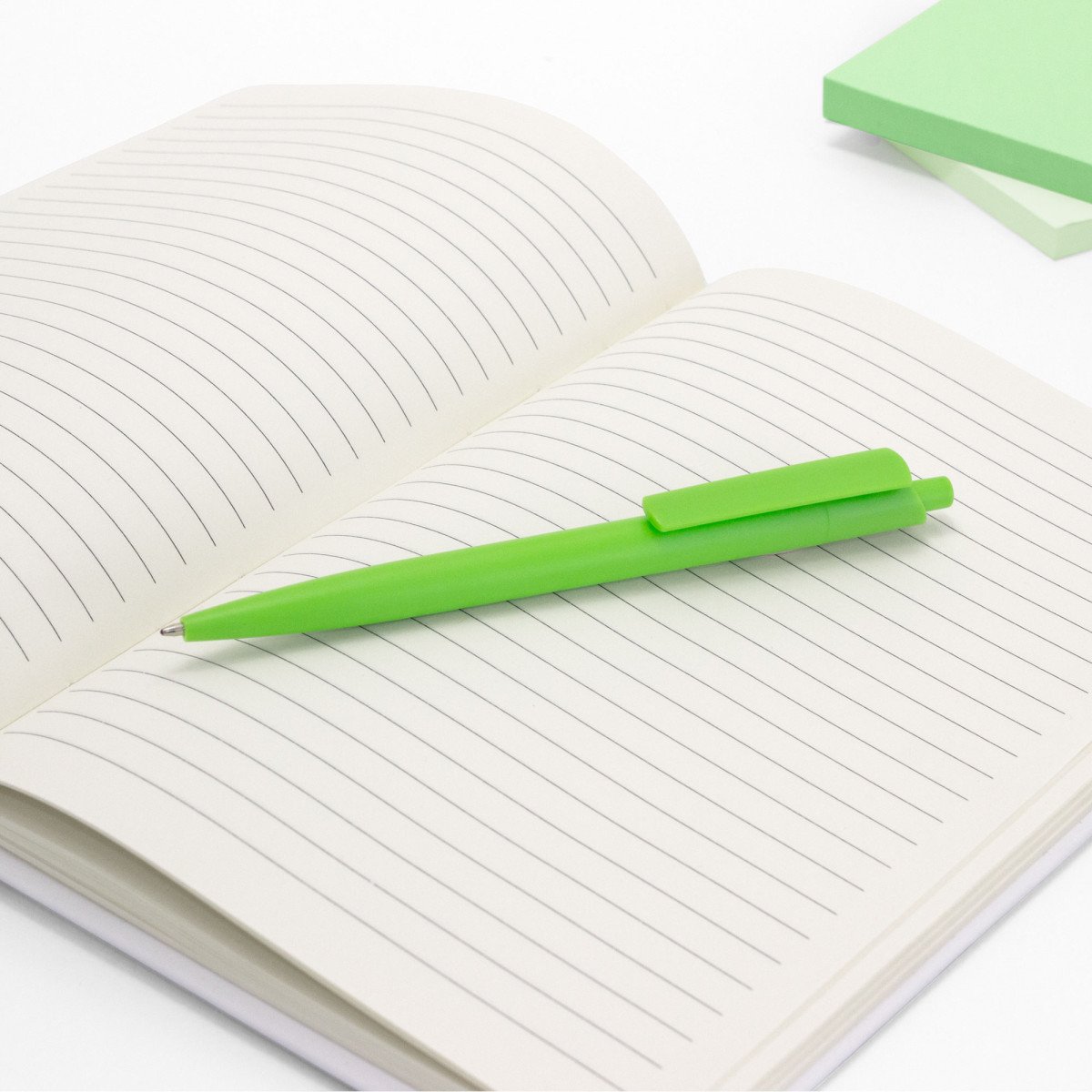 alt__promocional_publicitario_boligrafo_BP319-verde-claro-3-contexto.jpg