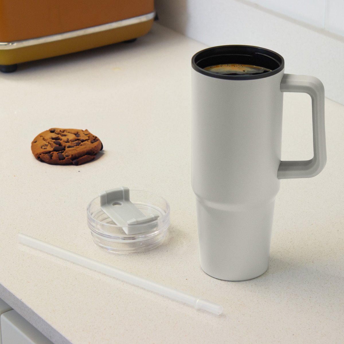 alt_promocional_publicitario_Vaso_T701_gris_2025_contexto-2.jpg