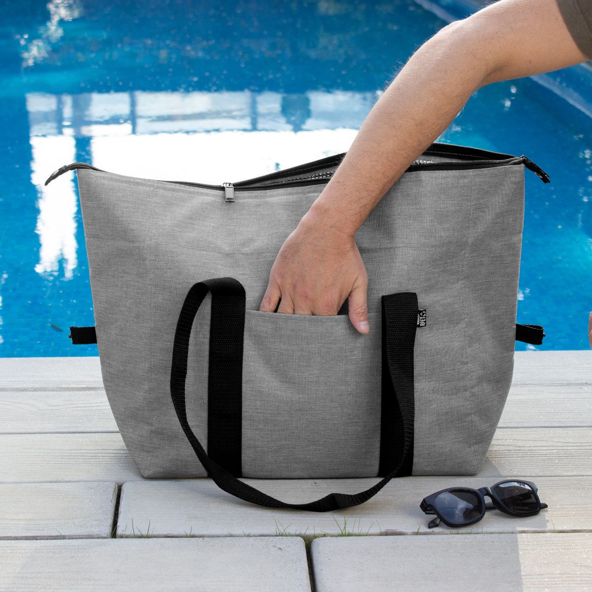 alt_promocional_publicitario_bolso_termico_T756_gris-contexto.jpg