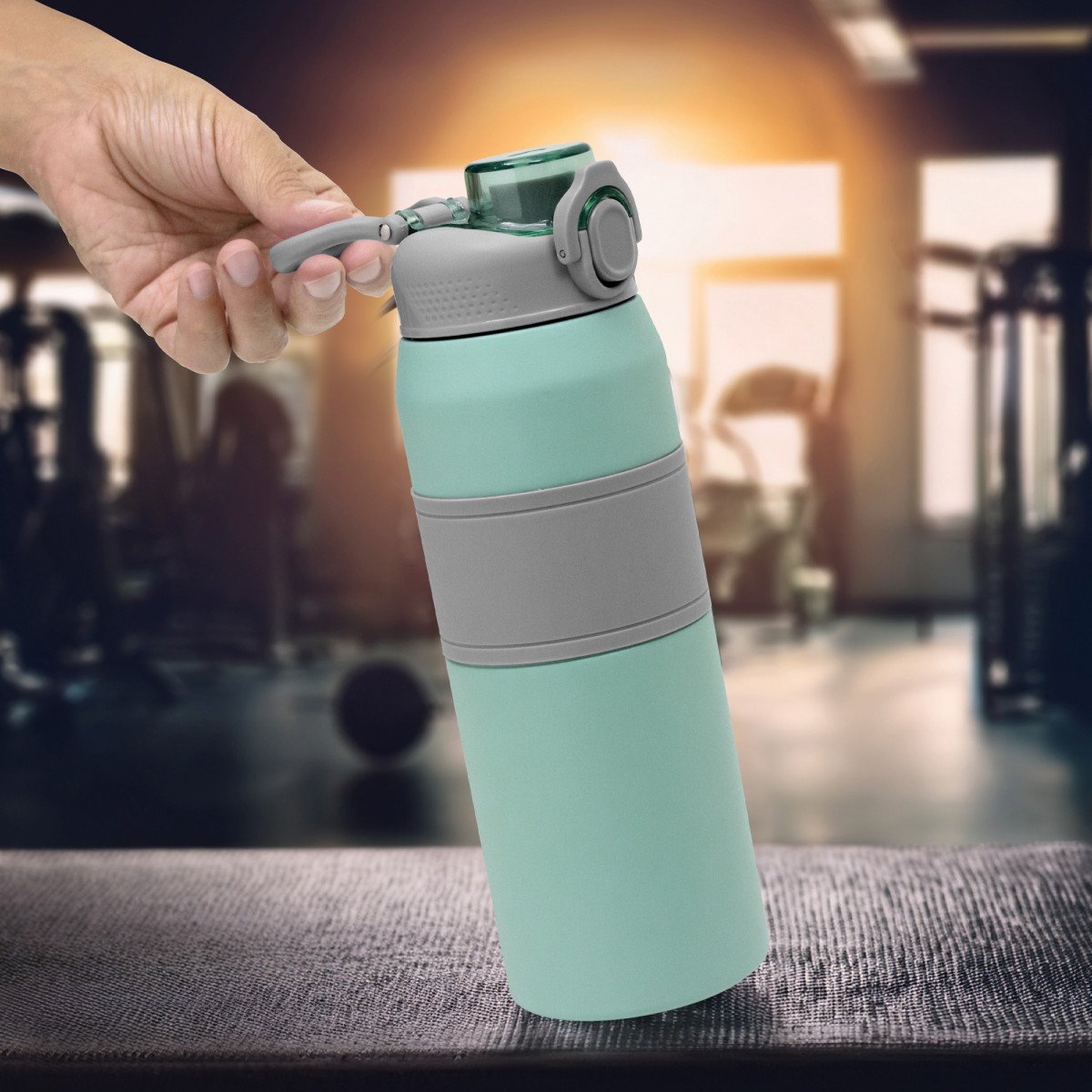 alt_promocional_publicitario_botella_deportiva_vacuum_T743_aqua_contexto.jpg