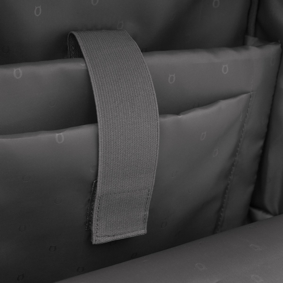 alt_promocional_publicitario_mochila_GATO_G325_gris-gris-7_detalle-1.jpg