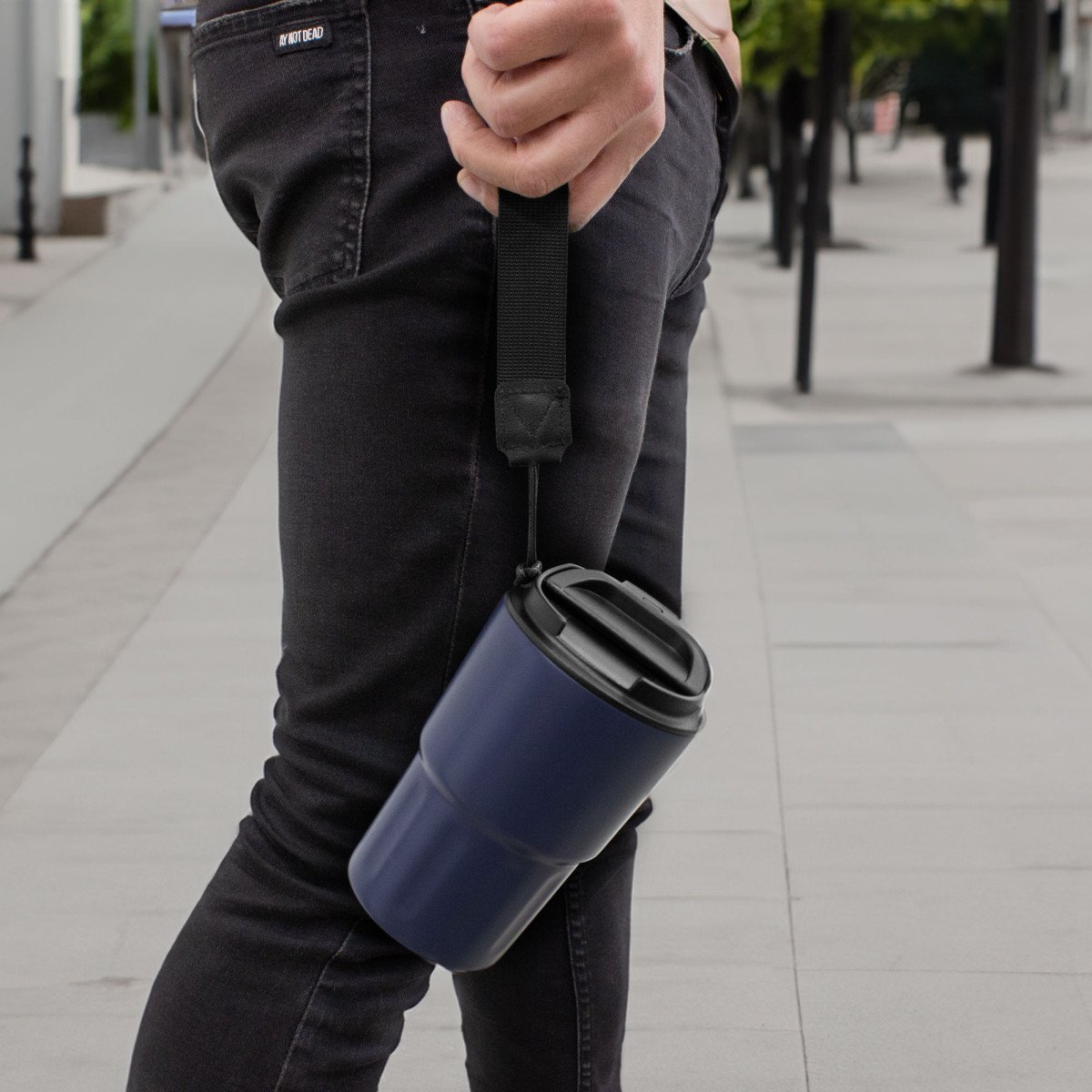 alt_promocional_publicitario_mug_termico_T703_azul_contexto-1.jpg