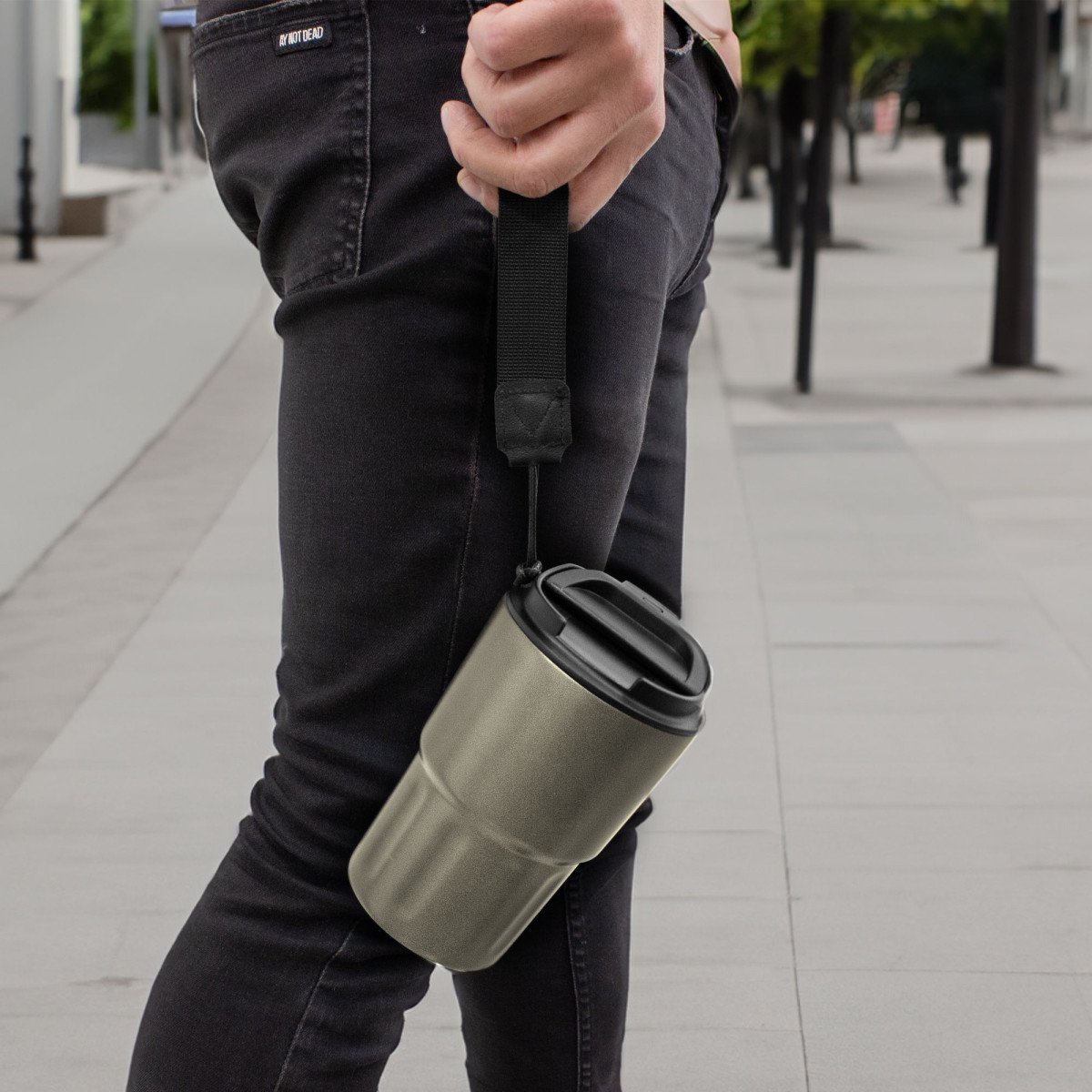 alt_promocional_publicitario_mug_termico_T703_gun_contexto-1.jpg