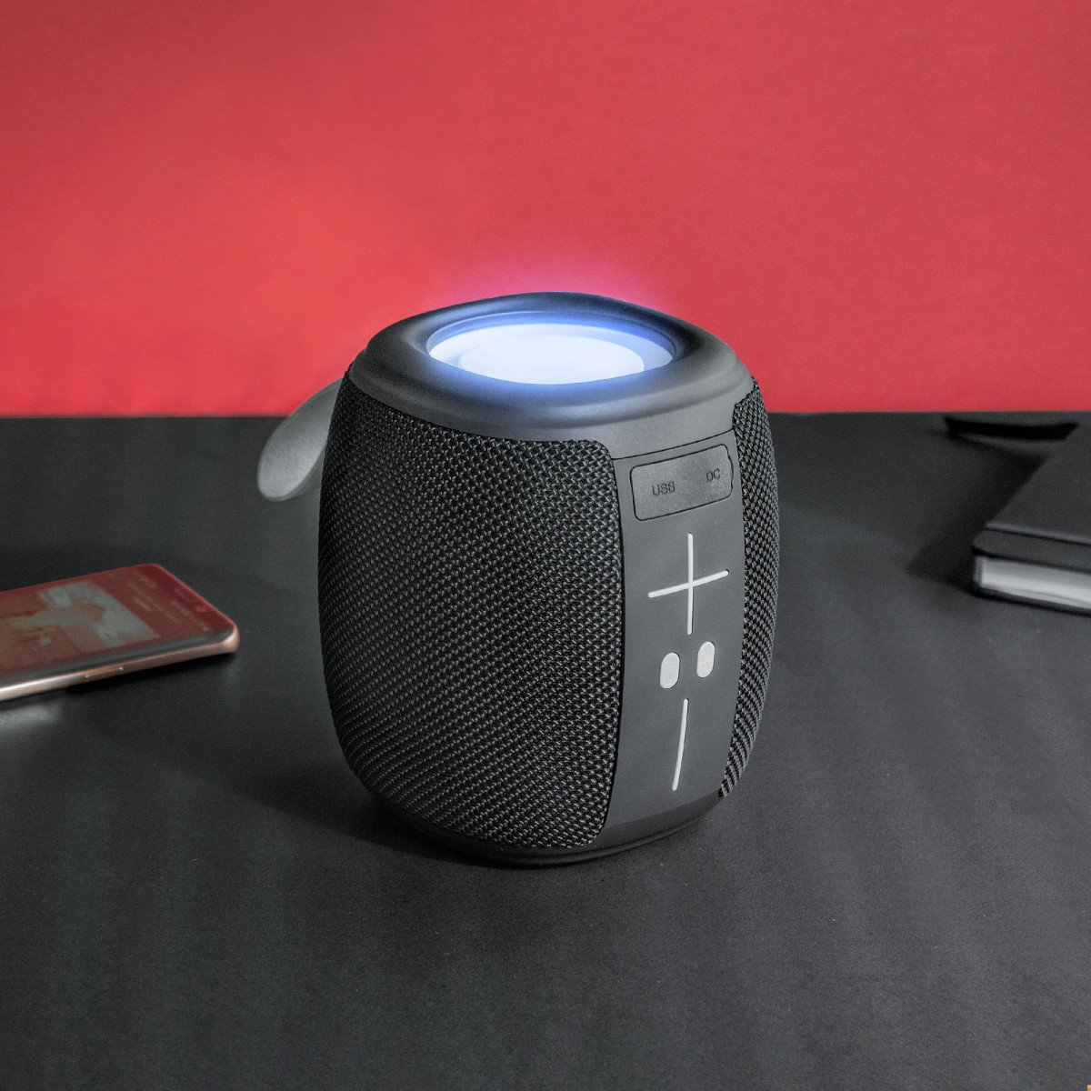 alt_promocional_publicitario_parlante_Bluetooth_EC757_contexto_2-1.jpg