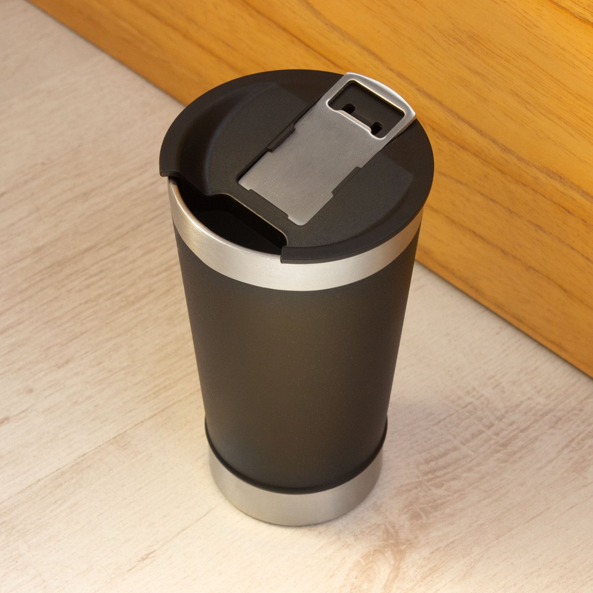alt_promocional_publicitario_vaso_acero_inoxidable_T657_contexto-negro.jpg