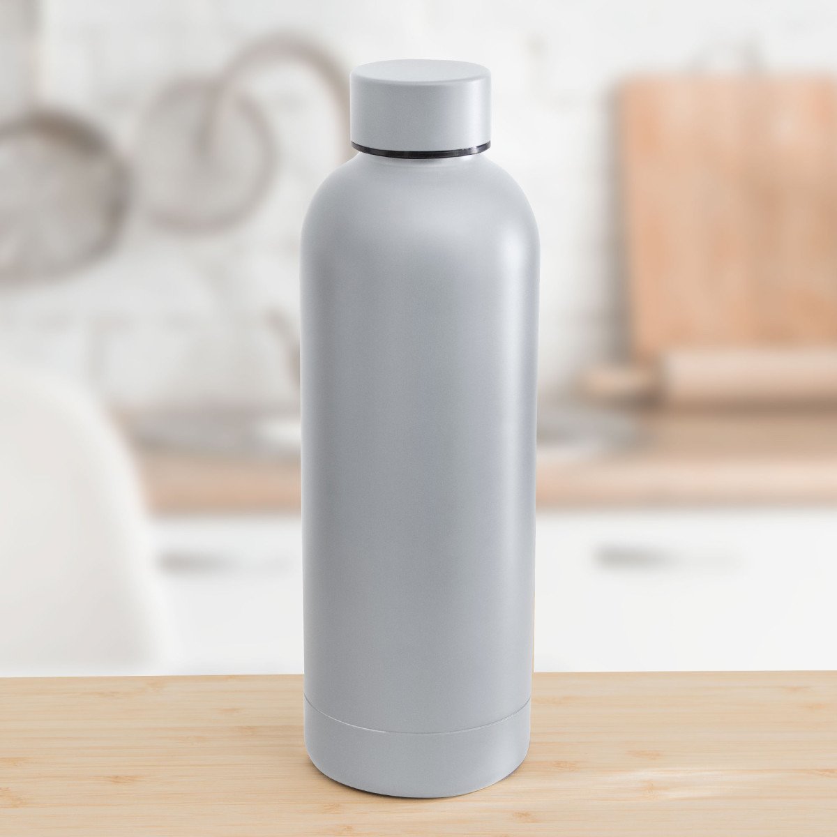 Inox-botella-termica-de-acero-inoxidable-500ml-gris-claro-contexto-1.jpg
