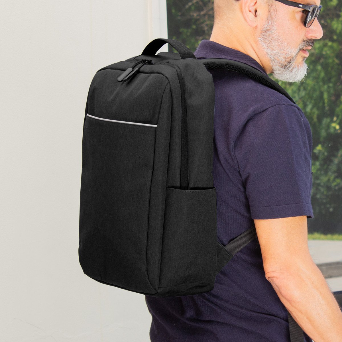 alt_-promocional_mochila_C579_negro_contexto-1.jpg