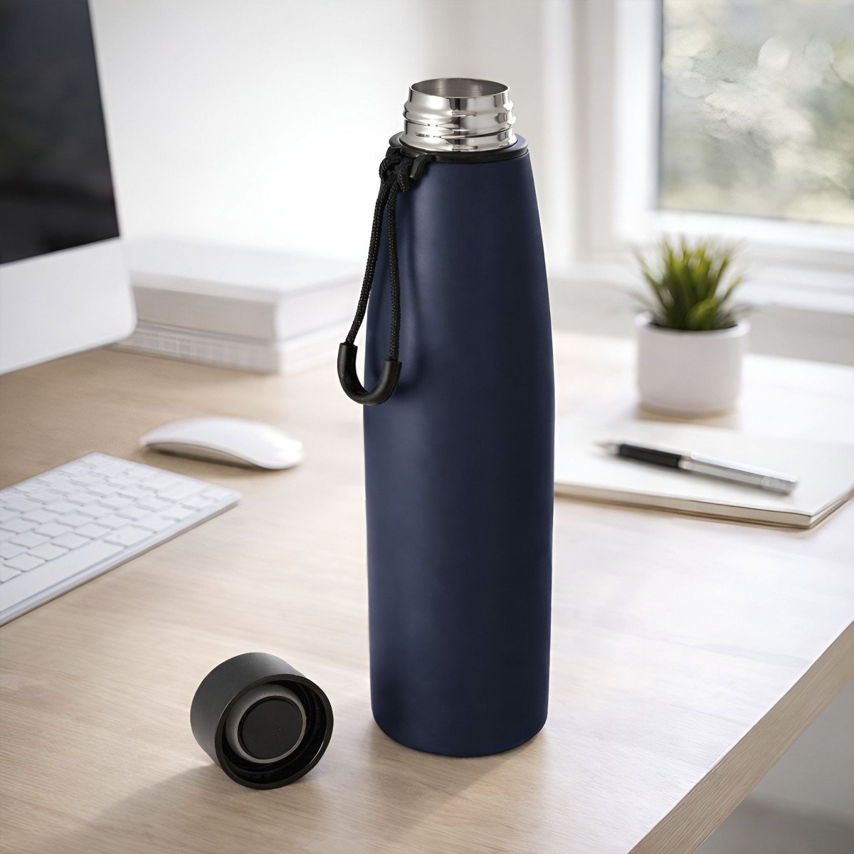 alt_promocional_publicitario-botella_acero_inoxidable_T809_azul_contexto.jpg