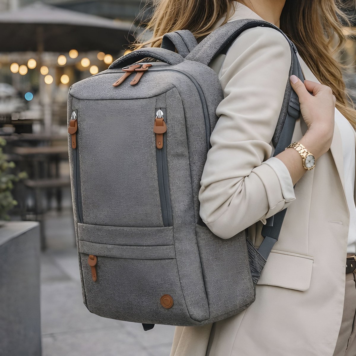 alt_promocional_publicitario-mochila_G326_Contexto-Gris-Claro-1-2.jpg