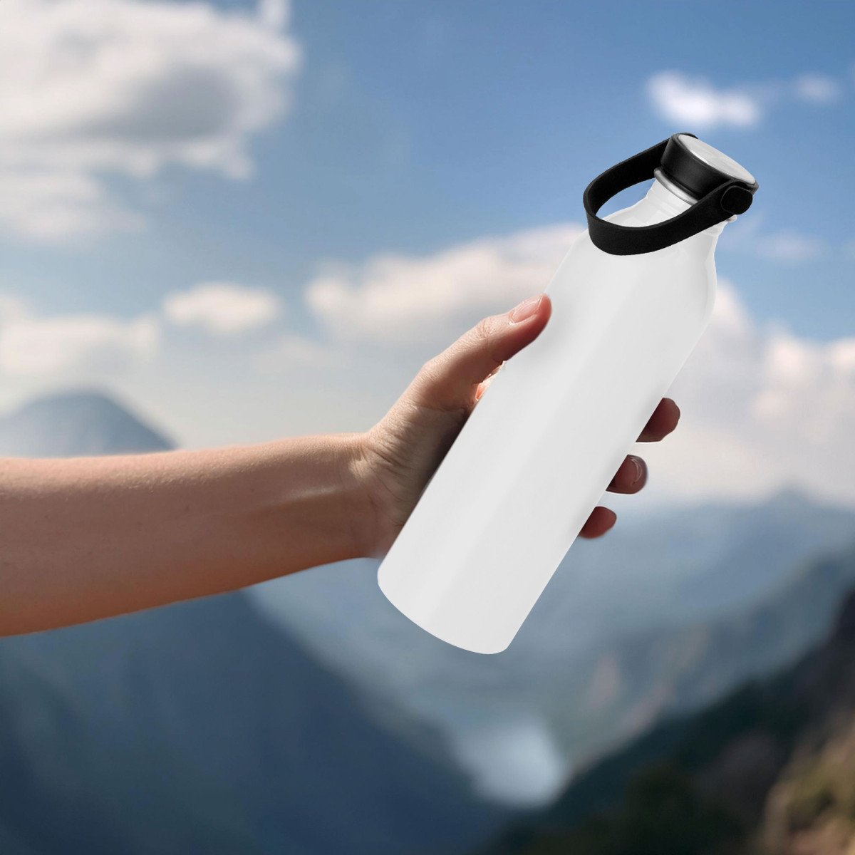 alt_promocional_publicitario_botella_aluminio_blanco_T704_contexto-2.jpg