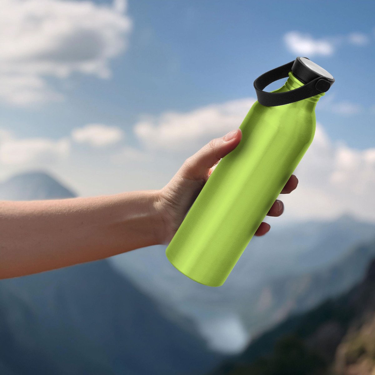 alt_promocional_publicitario_botella_aluminio_verde_T704_contexto-2.jpg