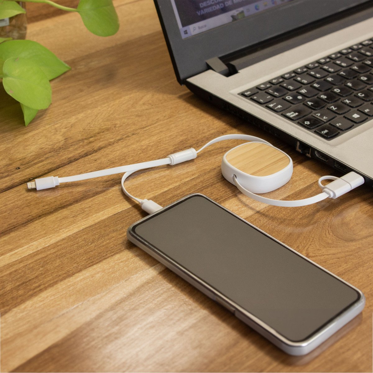 alt_promocional_publicitario_cable_retractil_EC762_contexto.jpg