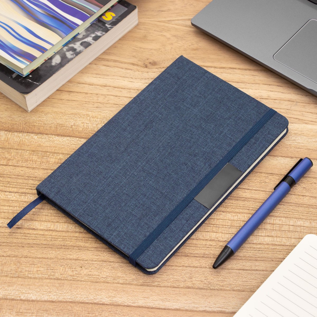 alt_promocional_publicitario_libreta_T718_azul_contexto-3.jpg