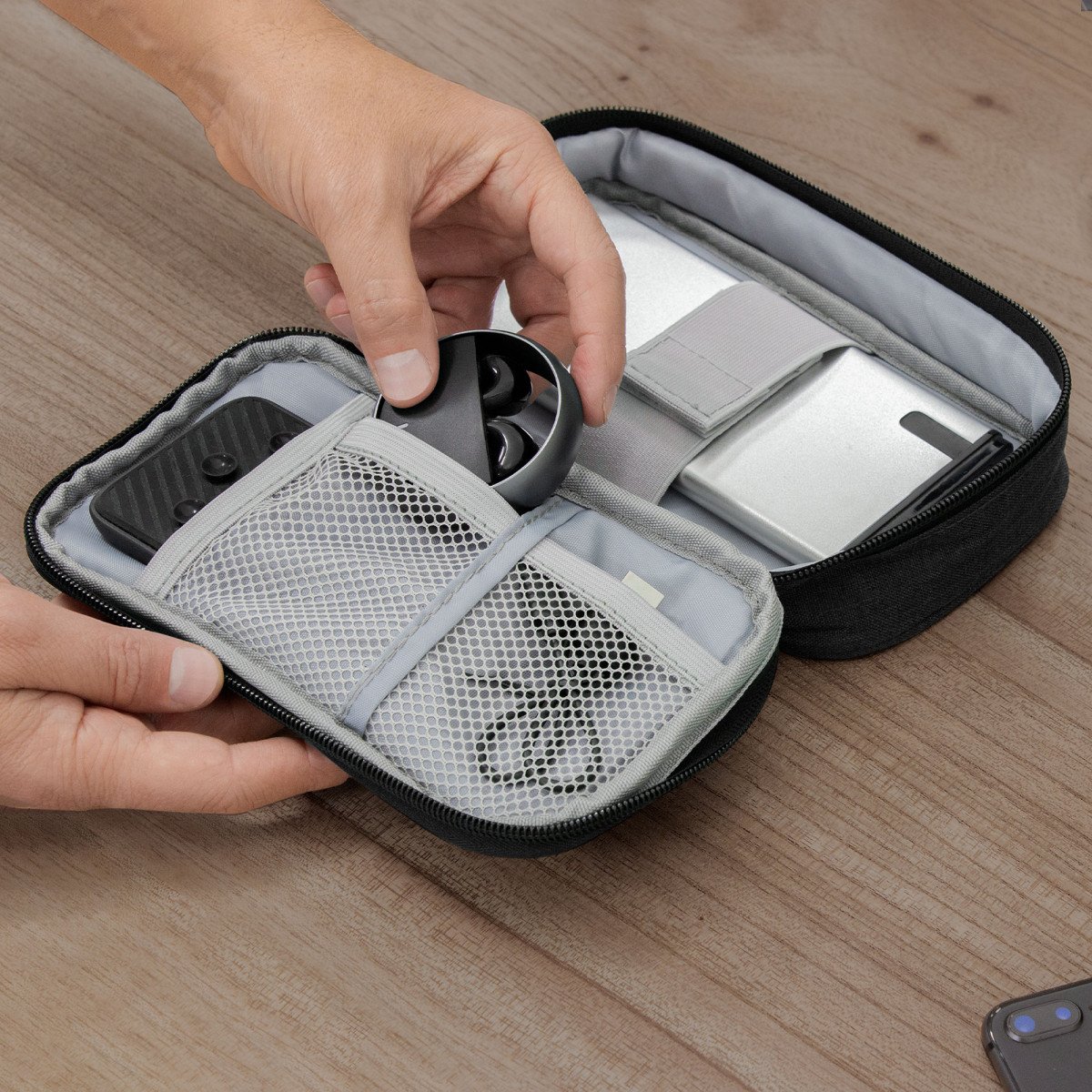 alt_promocional_publicitario_Estuche-Tecno_EC765-gris-OSCUROl-Contexto-4.jpg