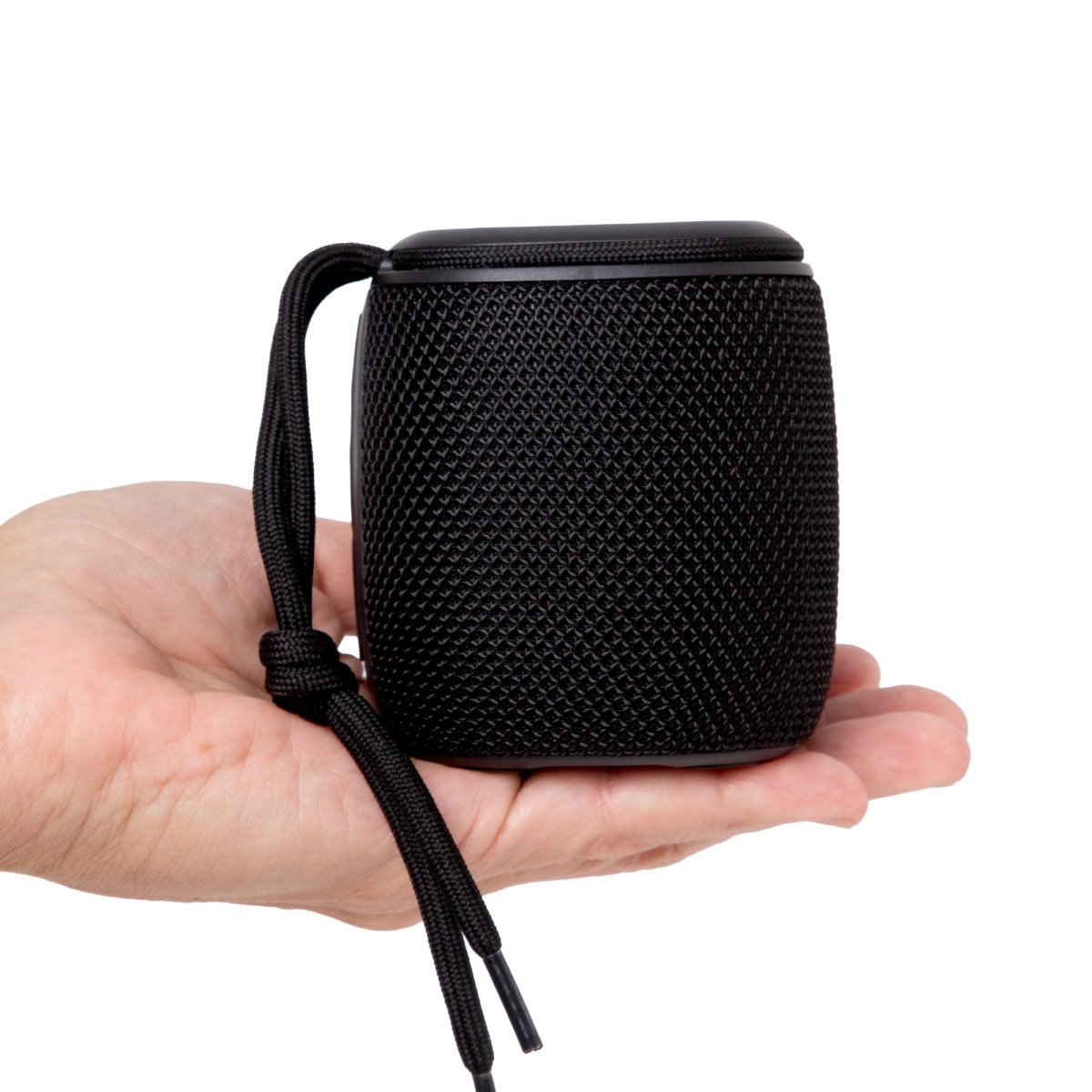 alt_-promocional_parlante_Bluetooth_EC792_mano_1.jpg