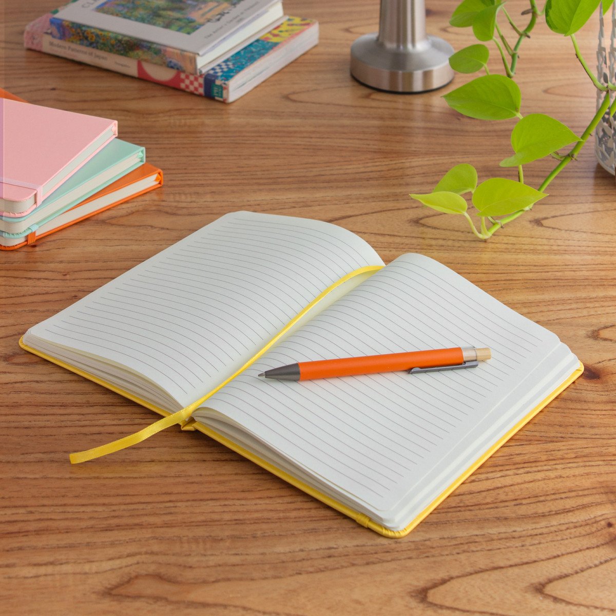 alt_promocional_publicitario_libreta_T723_amarillo_contexto-1.jpg